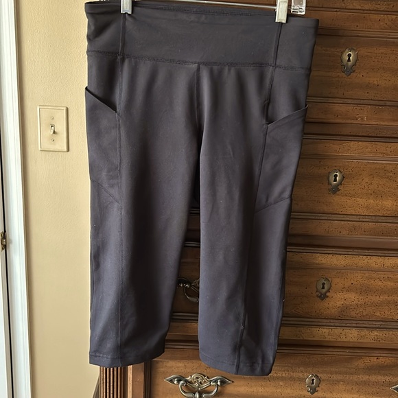 Lands’ End capri length leggings - Picture 1 of 5